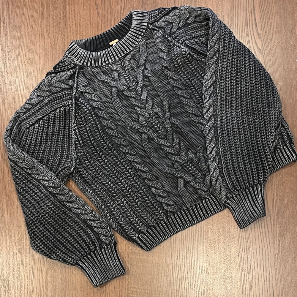 EUC Free People Chunky Cable Knit Cropped Sweater